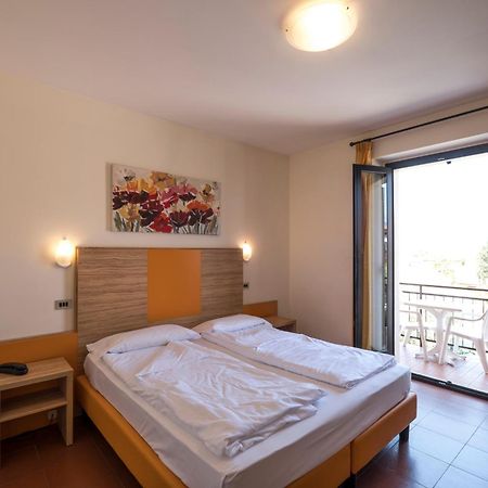 Garni Onda Hotel Torri Del Benaco Cameră foto