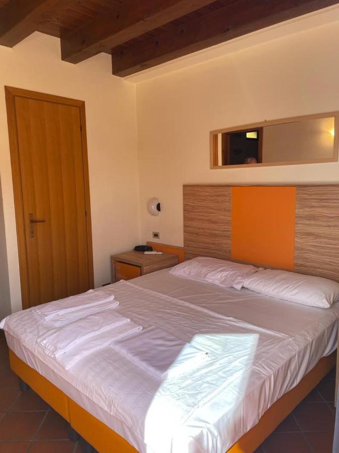 Garni Onda Hotel Torri Del Benaco Cameră foto