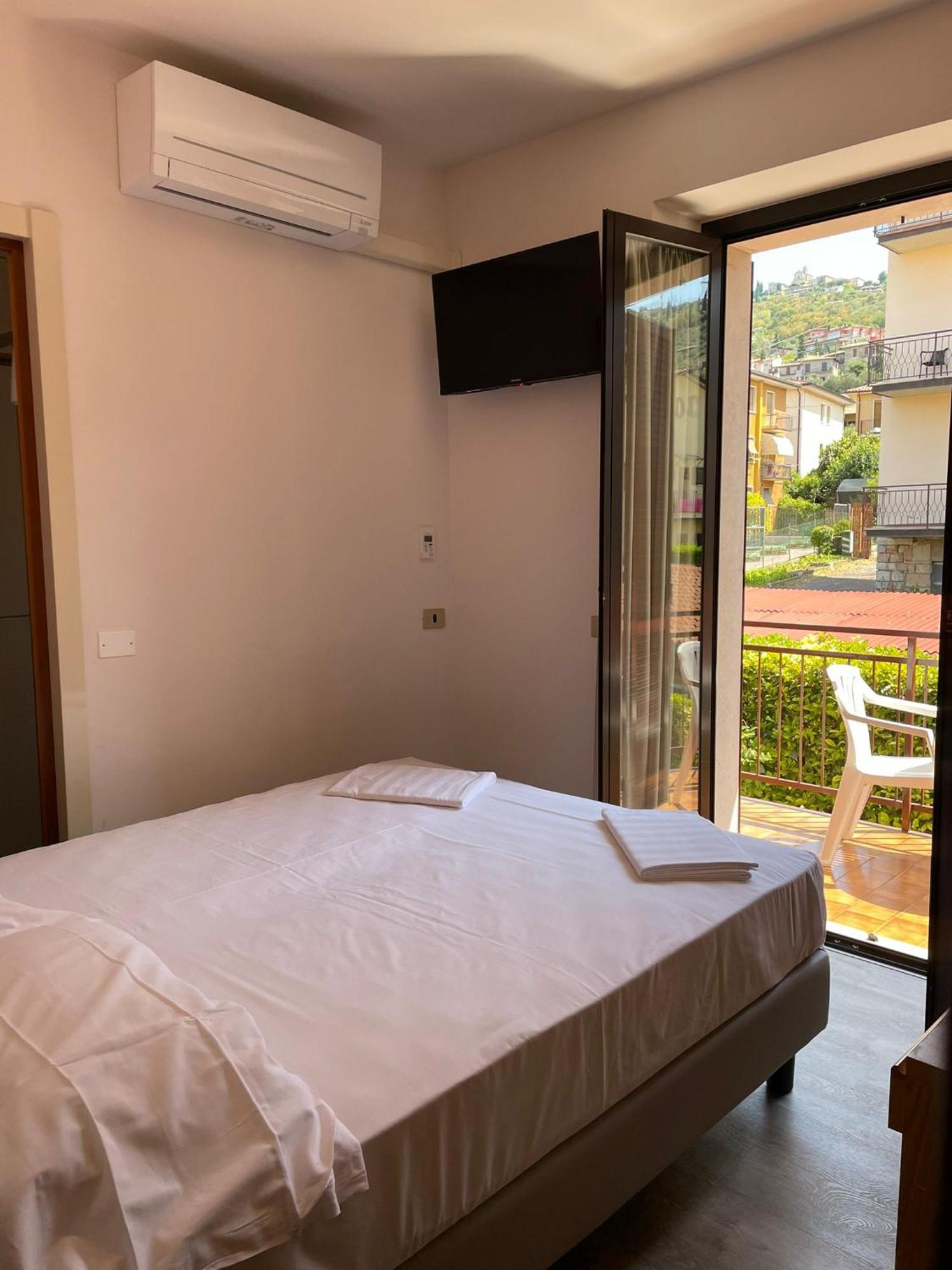 Garni Onda Hotel Torri Del Benaco Cameră foto