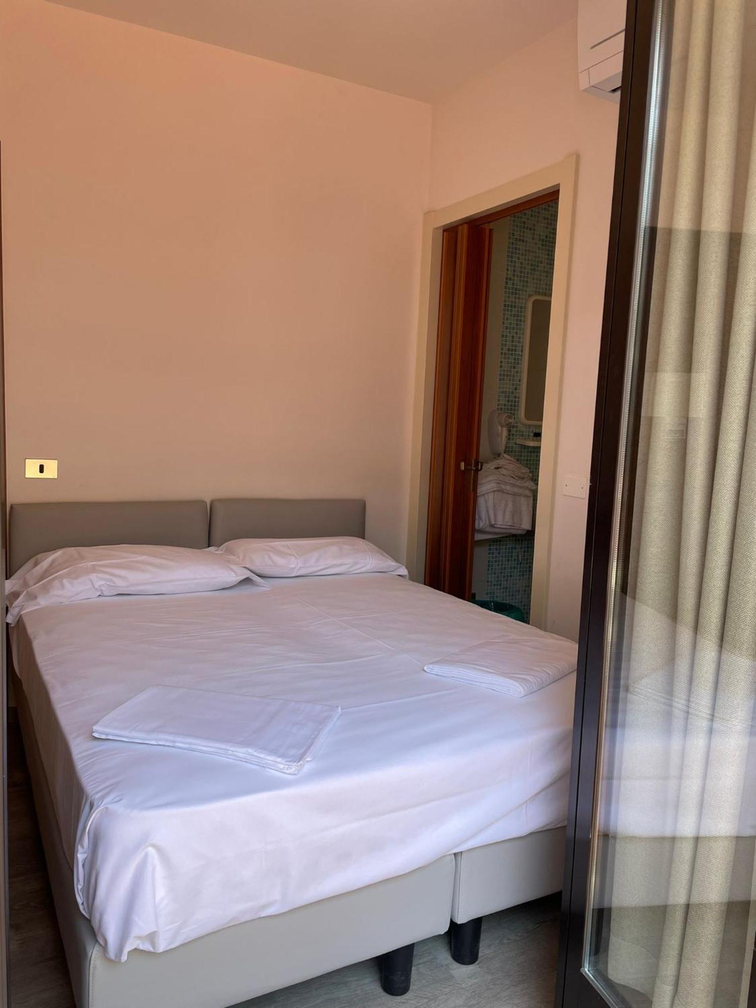 Garni Onda Hotel Torri Del Benaco Cameră foto