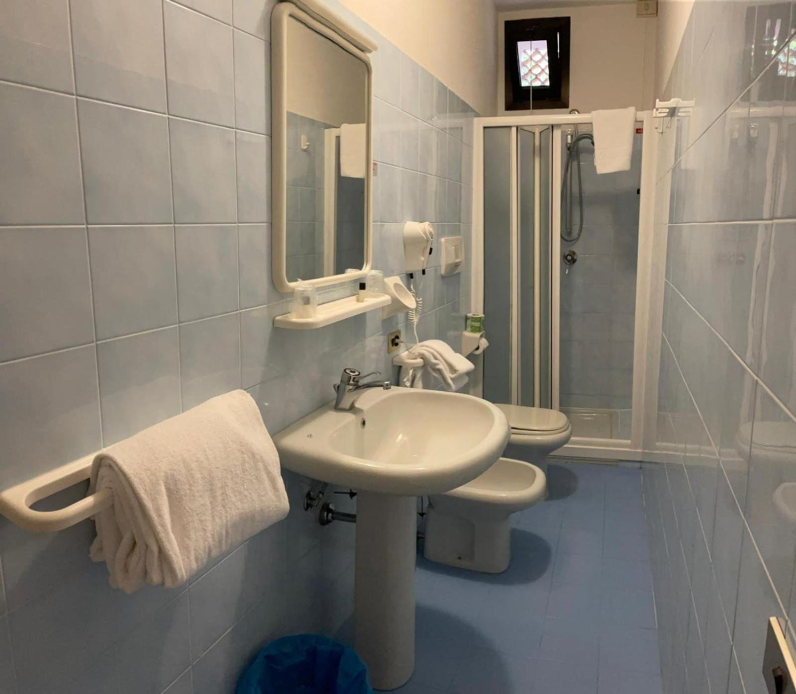 Garni Onda Hotel Torri Del Benaco Cameră foto