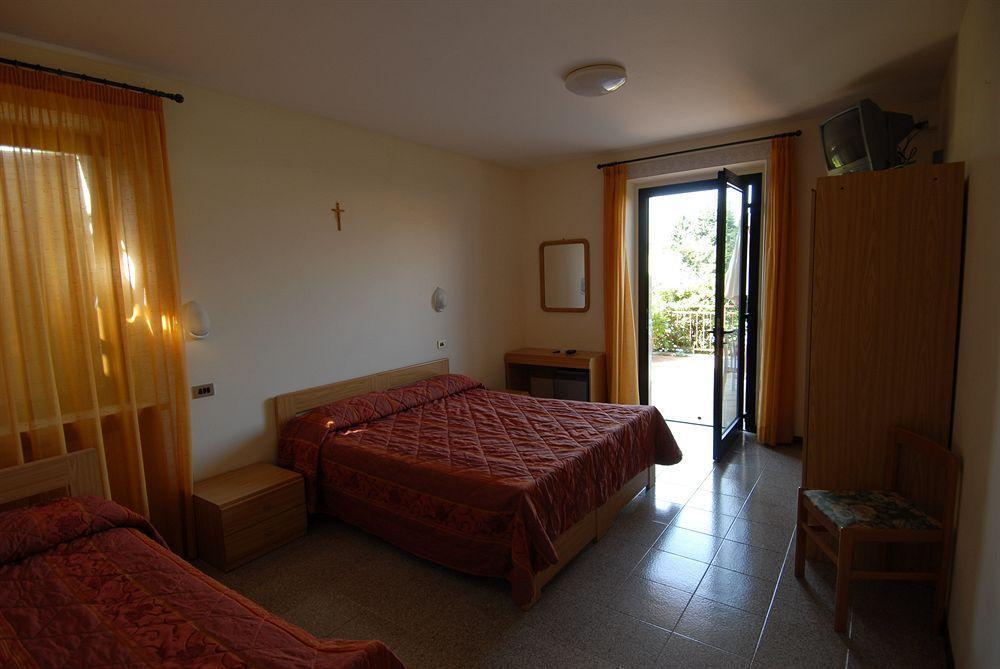 Garni Onda Hotel Torri Del Benaco Exterior foto