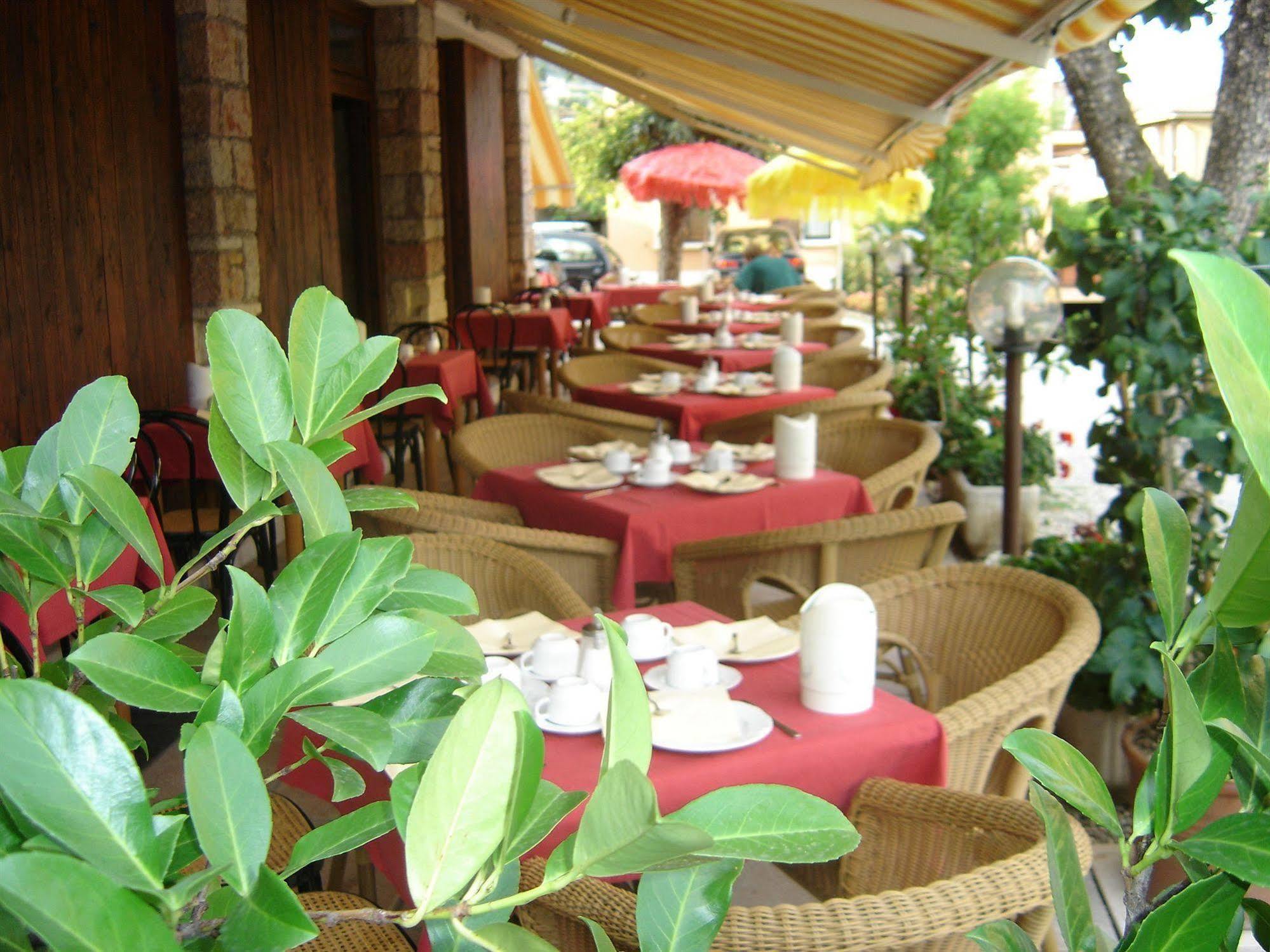 Garni Onda Hotel Torri Del Benaco Exterior foto