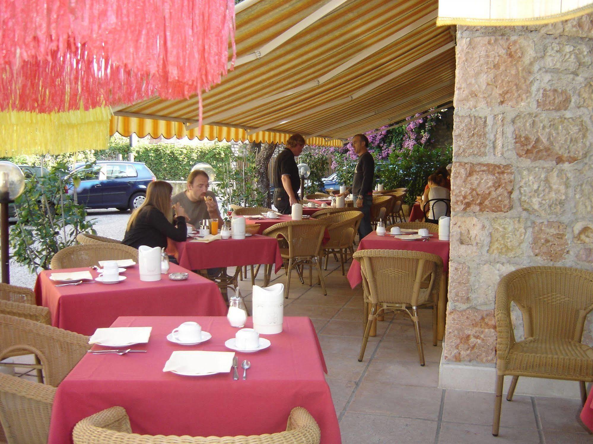 Garni Onda Hotel Torri Del Benaco Exterior foto