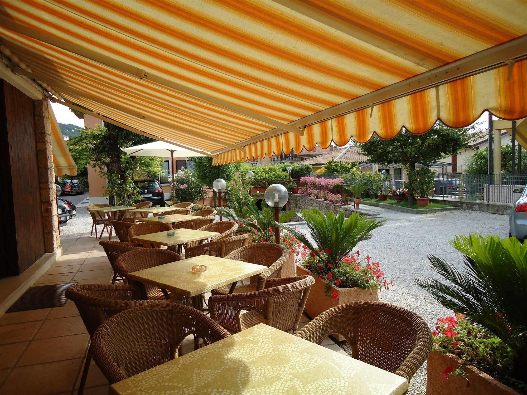 Garni Onda Hotel Torri Del Benaco Exterior foto