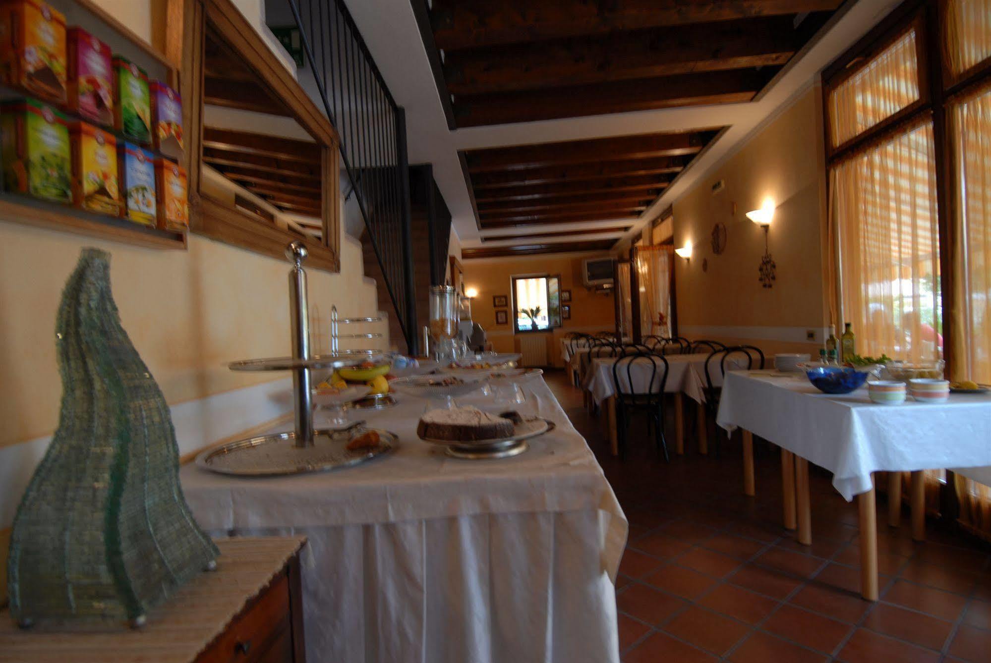Garni Onda Hotel Torri Del Benaco Exterior foto