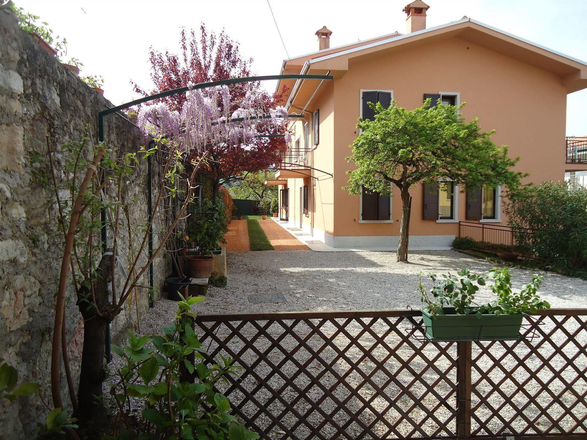 Garni Onda Hotel Torri Del Benaco Exterior foto